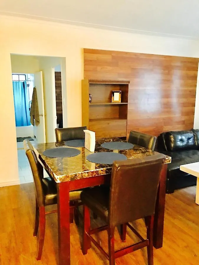 Stylish Montreal Apartment: Comfortable Stay In The Golden Square Mile