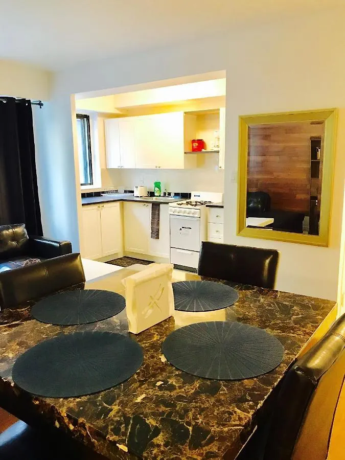 Apartment Stylish Montreal Apartment: Comfortable Stay In The Golden Square Mile