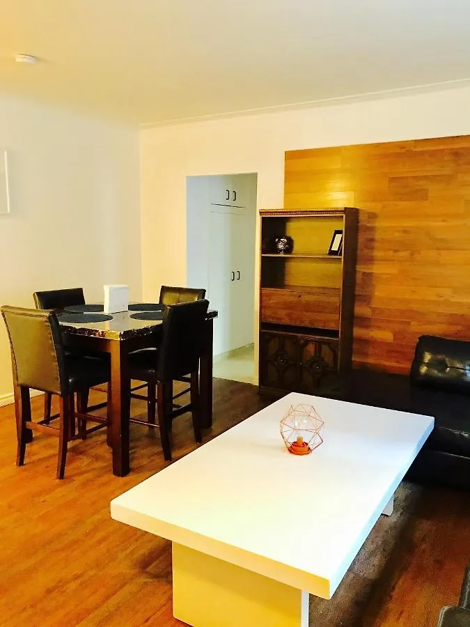 Stylish Montreal Apartment: Comfortable Stay In The Golden Square Mile