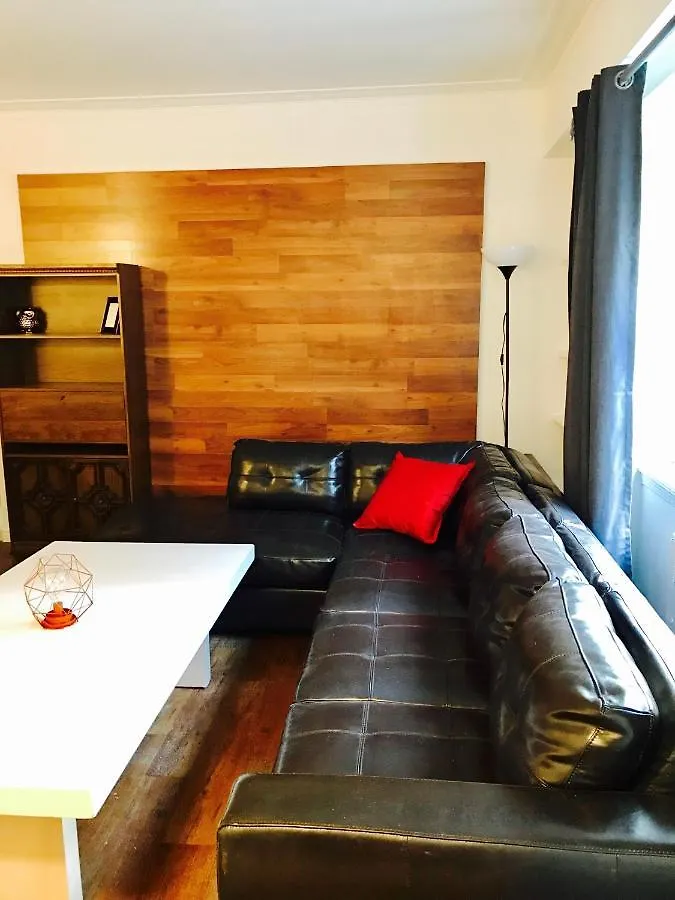 Apartment Stylish Montreal Apartment: Comfortable Stay In The Golden Square Mile