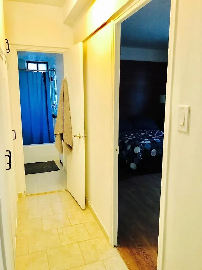 Stylish Montreal Apartment: Comfortable Stay In The Golden Square Mile Canada