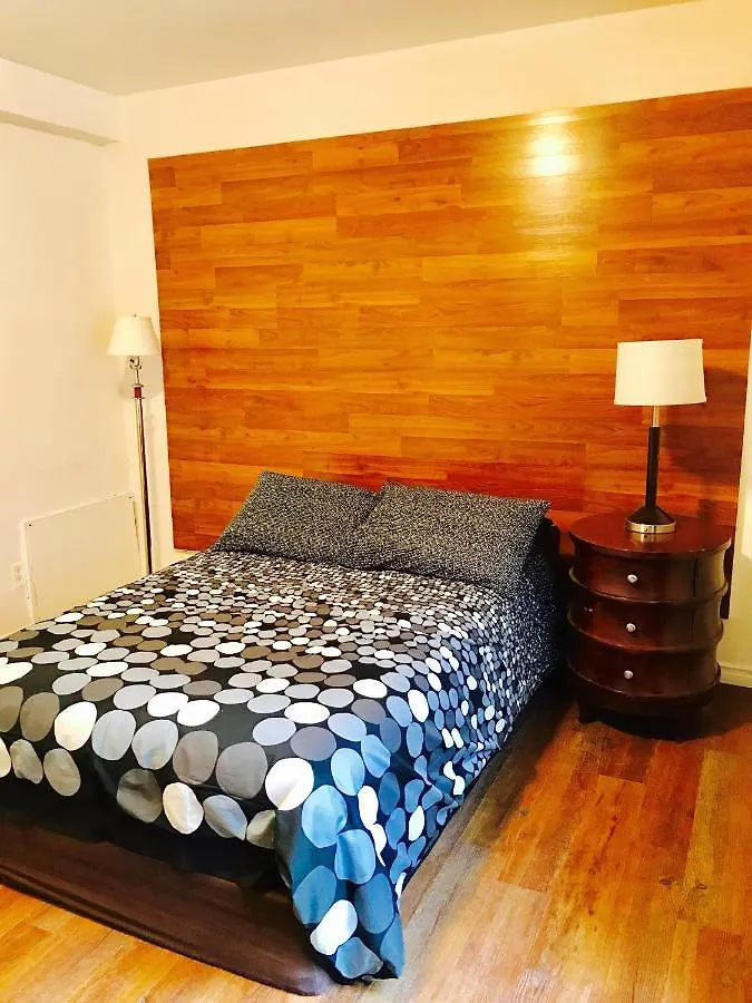Apartment Stylish Montreal Apartment: Comfortable Stay In The Golden Square Mile Canada